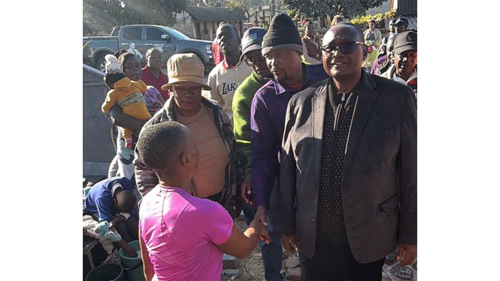 Mupfumi visits family after fire guts home