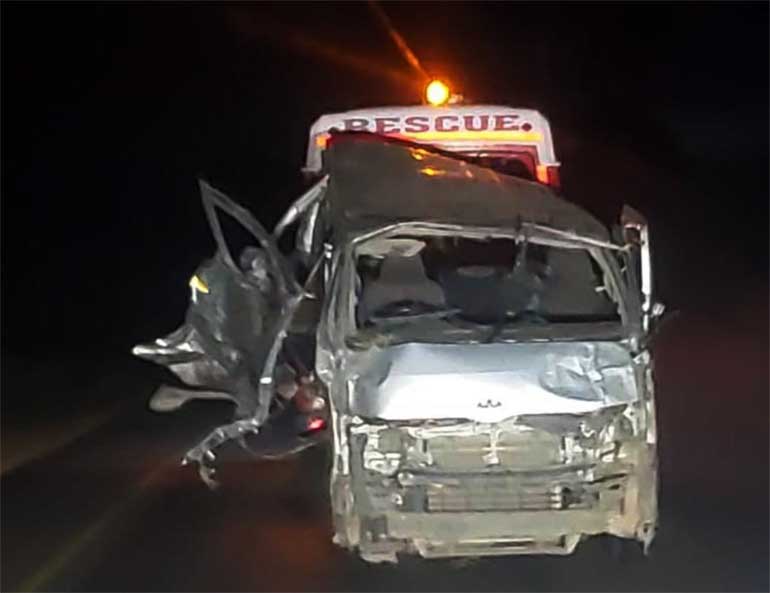 5 killed in overloaded team bus