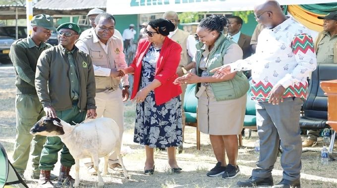 Hwange schools receive 115 bicycles, 2332 textbooks