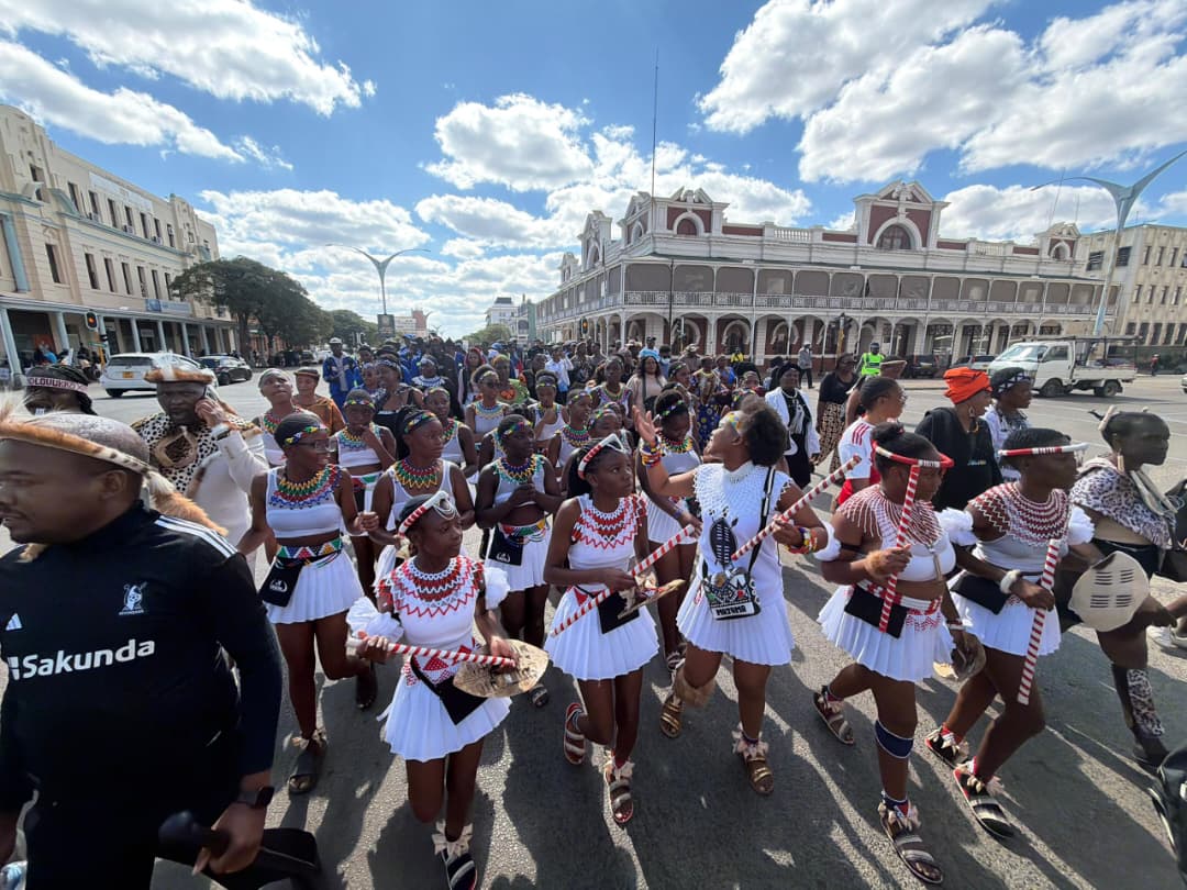 Bekusinwa kudedelwana  kusuku lukaBulawayo