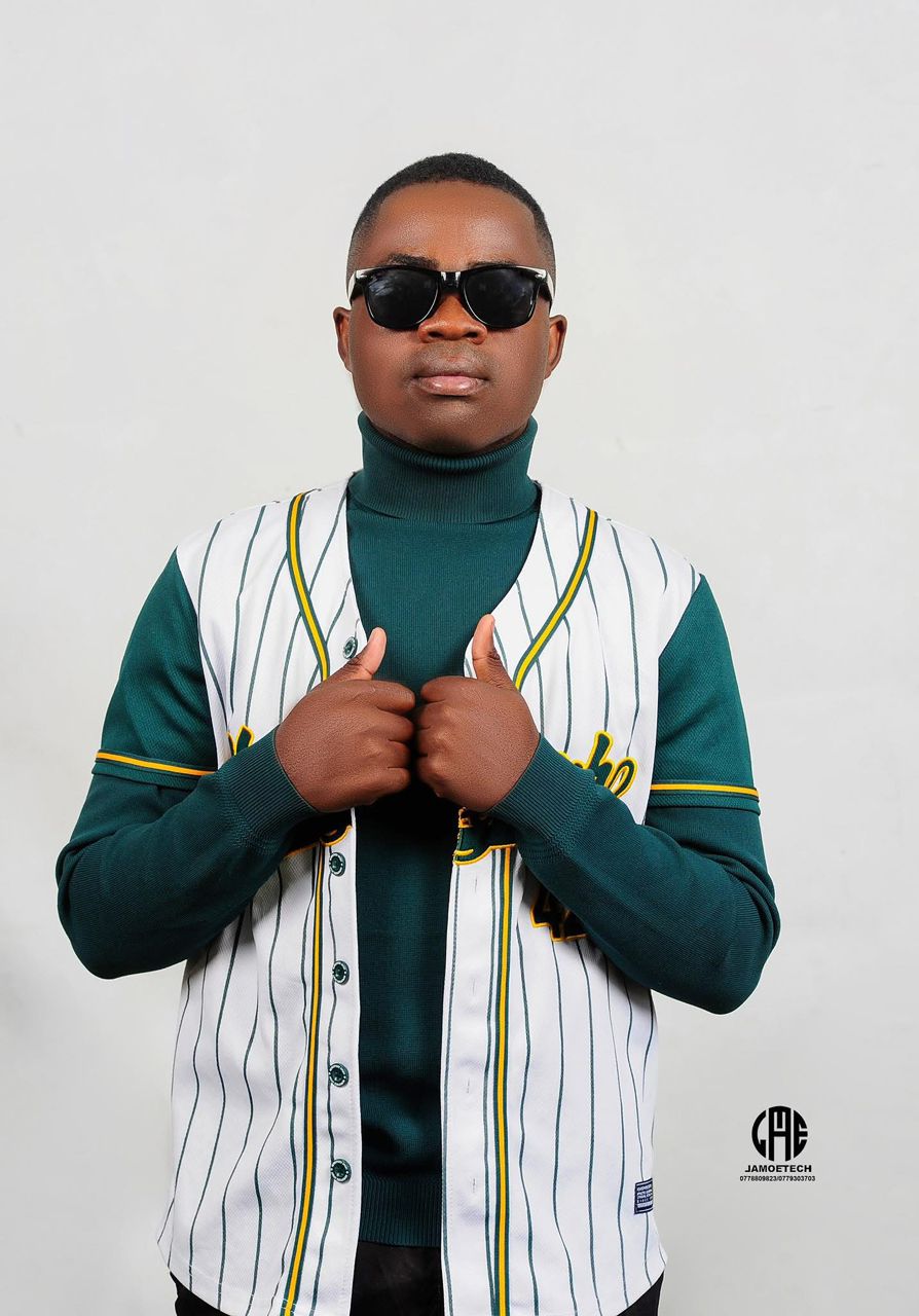 Tojey Blox salutes icon Peter Ndlovu through a song