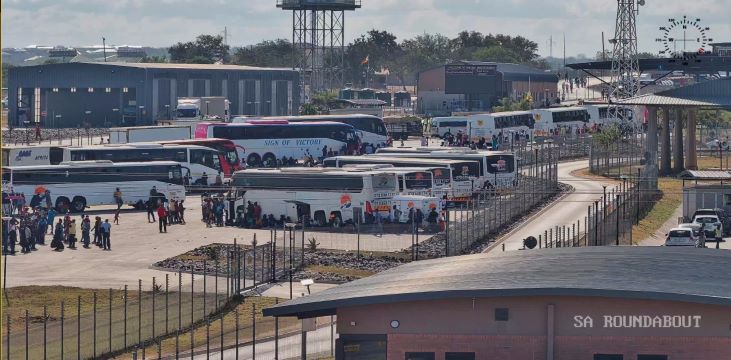 Bus operators hike fares as Zimbabweans rush home from South Africa
