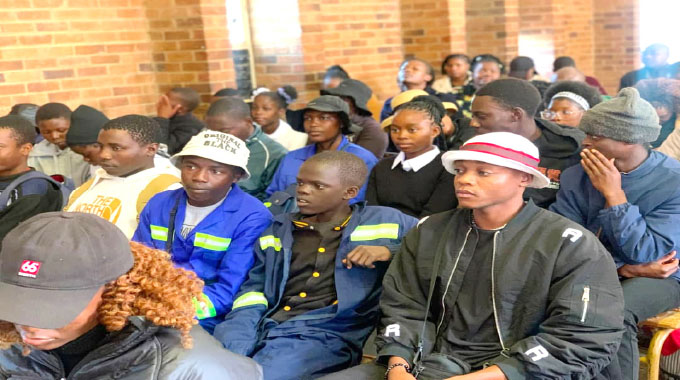 Abasakhulayo bakhalaza ngolwazi lokufinyelela uncedo lwezempilakahle