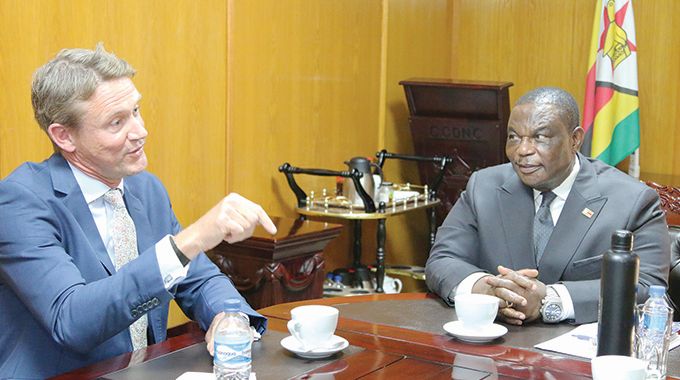 UK keen on closer relations with Zimbabwe