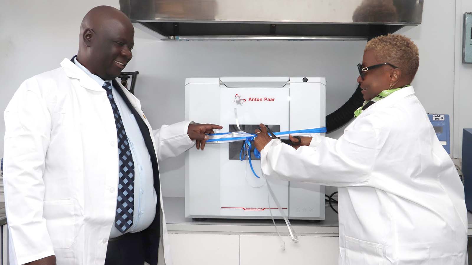 WFP donates US$70 000 laboratory equipment to boost food safety testing