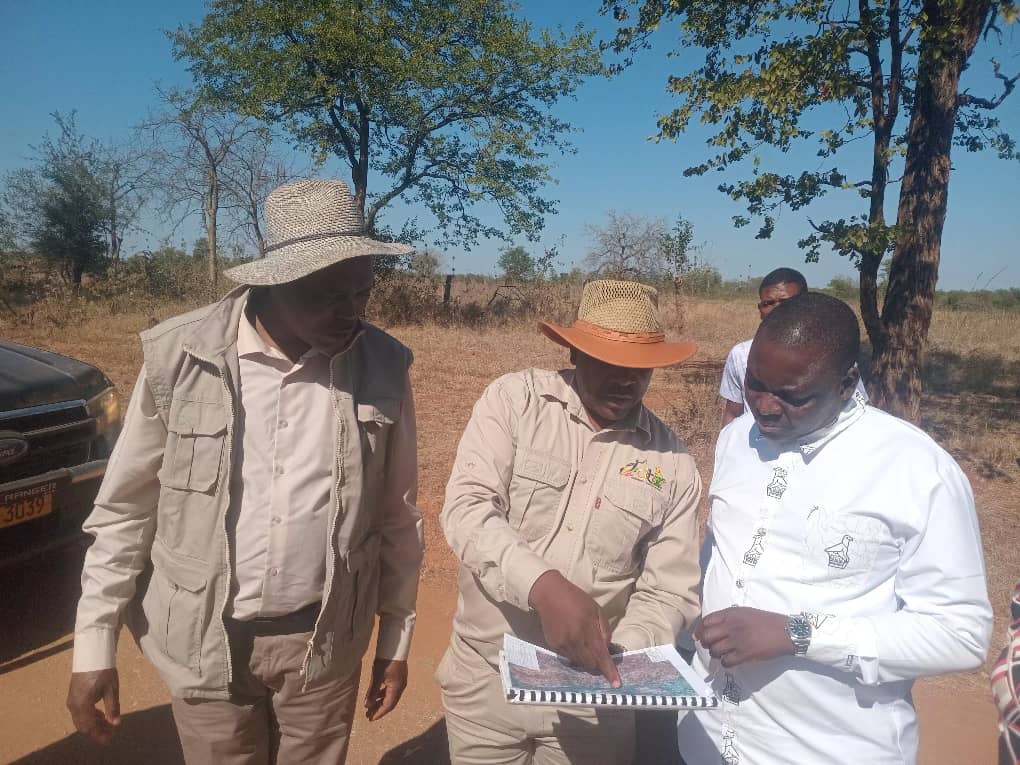 Minister Soda tours DTZ greenbelt in Mwenezi