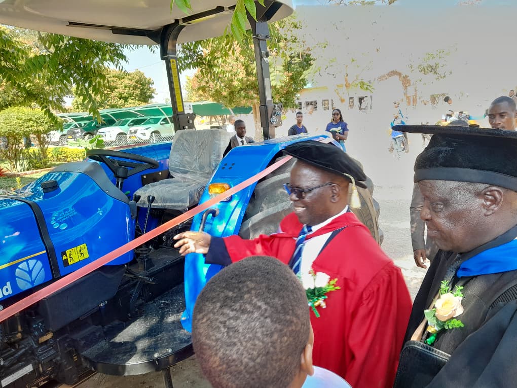 Embrace AI and innovation in classrooms, government tells new teachers