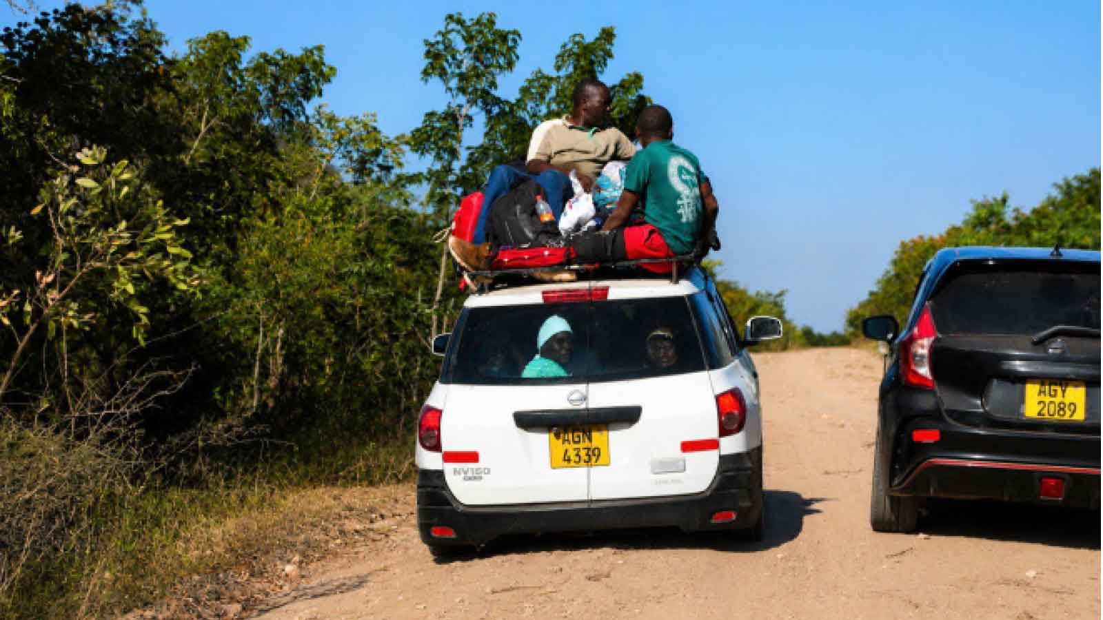 IMAGINE FITTING THE ENTIRE SPAIN WORLD CUP STARTING XI, COACH, HIS ASSISTANT, MANAGER IN A SINGLE CAR?. . . Mushikashika driver, whose vehicle was packed with 14 people, is ARRESTED. . . The car, which is designed for a maximum of five people, has been impounded
