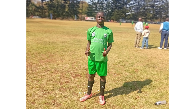 Keith Moyo otevera matsimba ababa