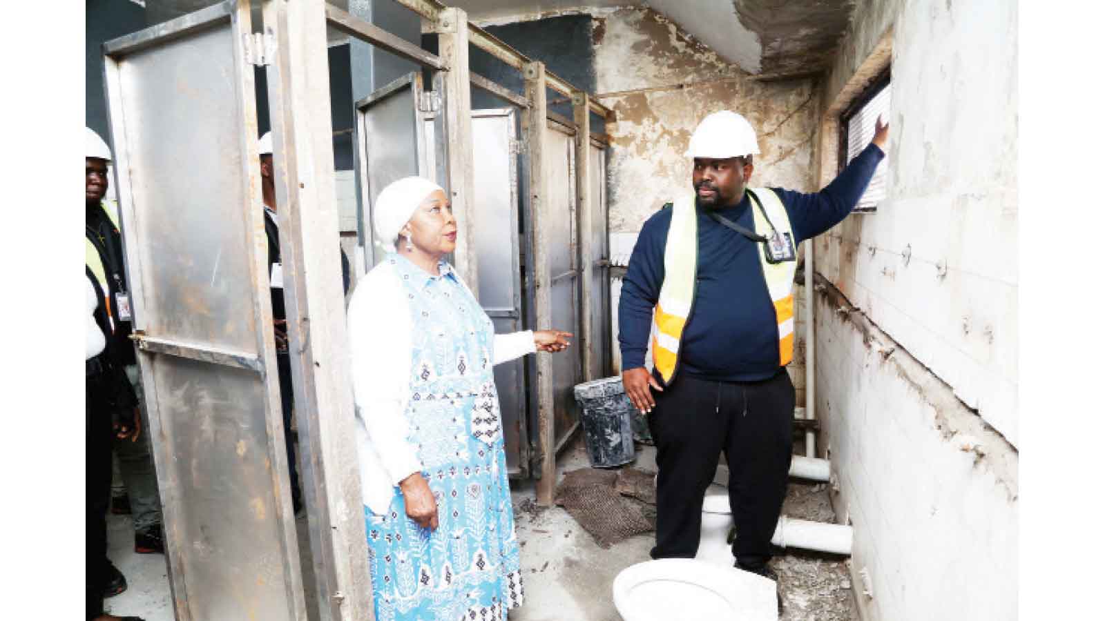 Matapi Flats renewal warms hearts as First Lady shows motherly concern . . . also buys from vendors at Mbare Open Market