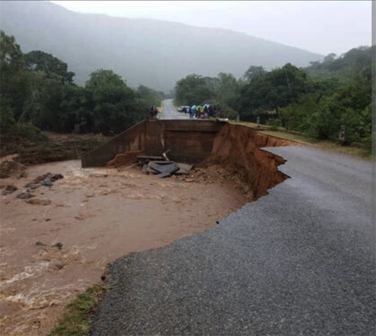 Roads that lead to some tourism sites in Chimanimani were destroyed