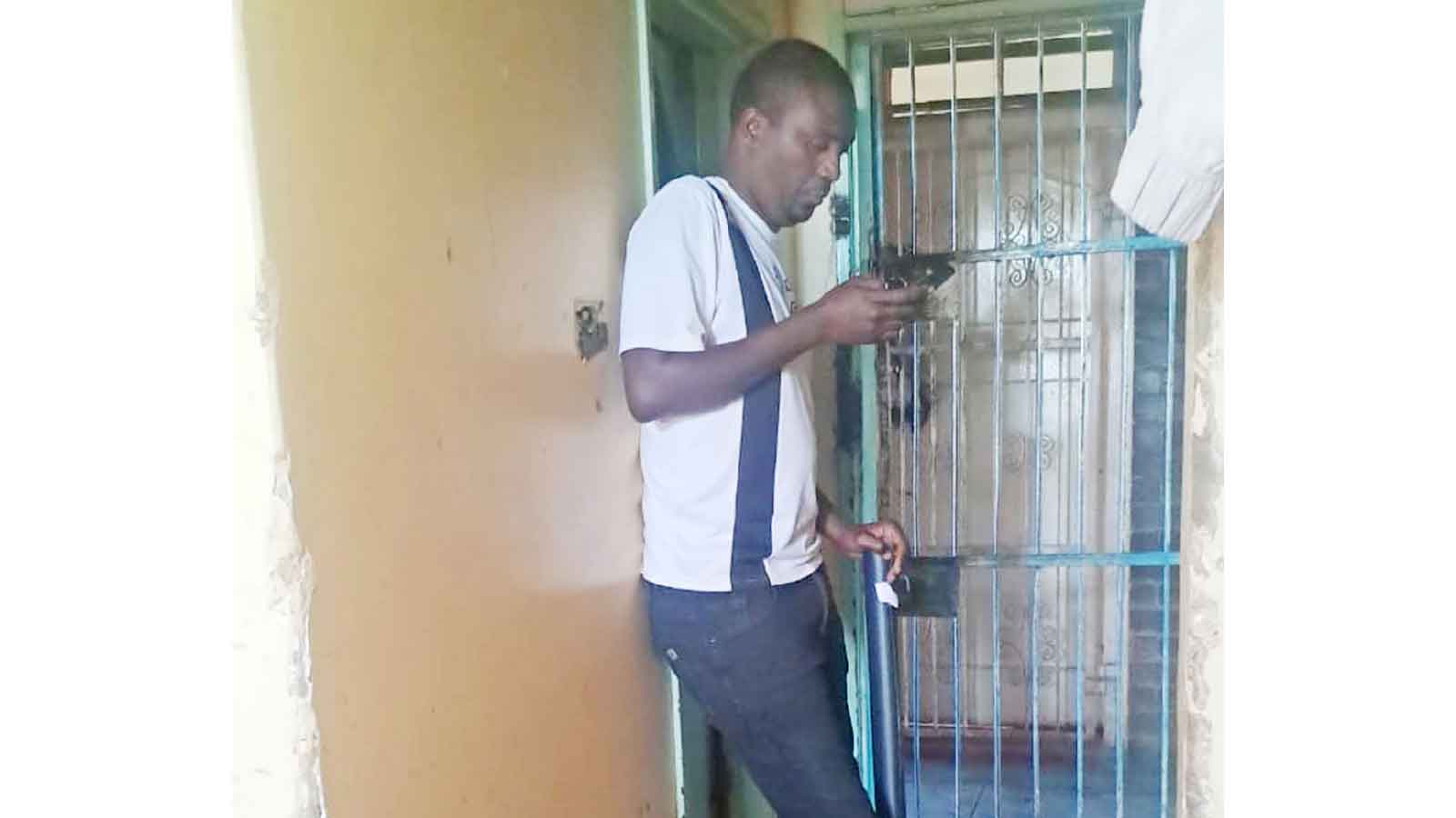 MAN HUMILIATED BY SEX WORKERS