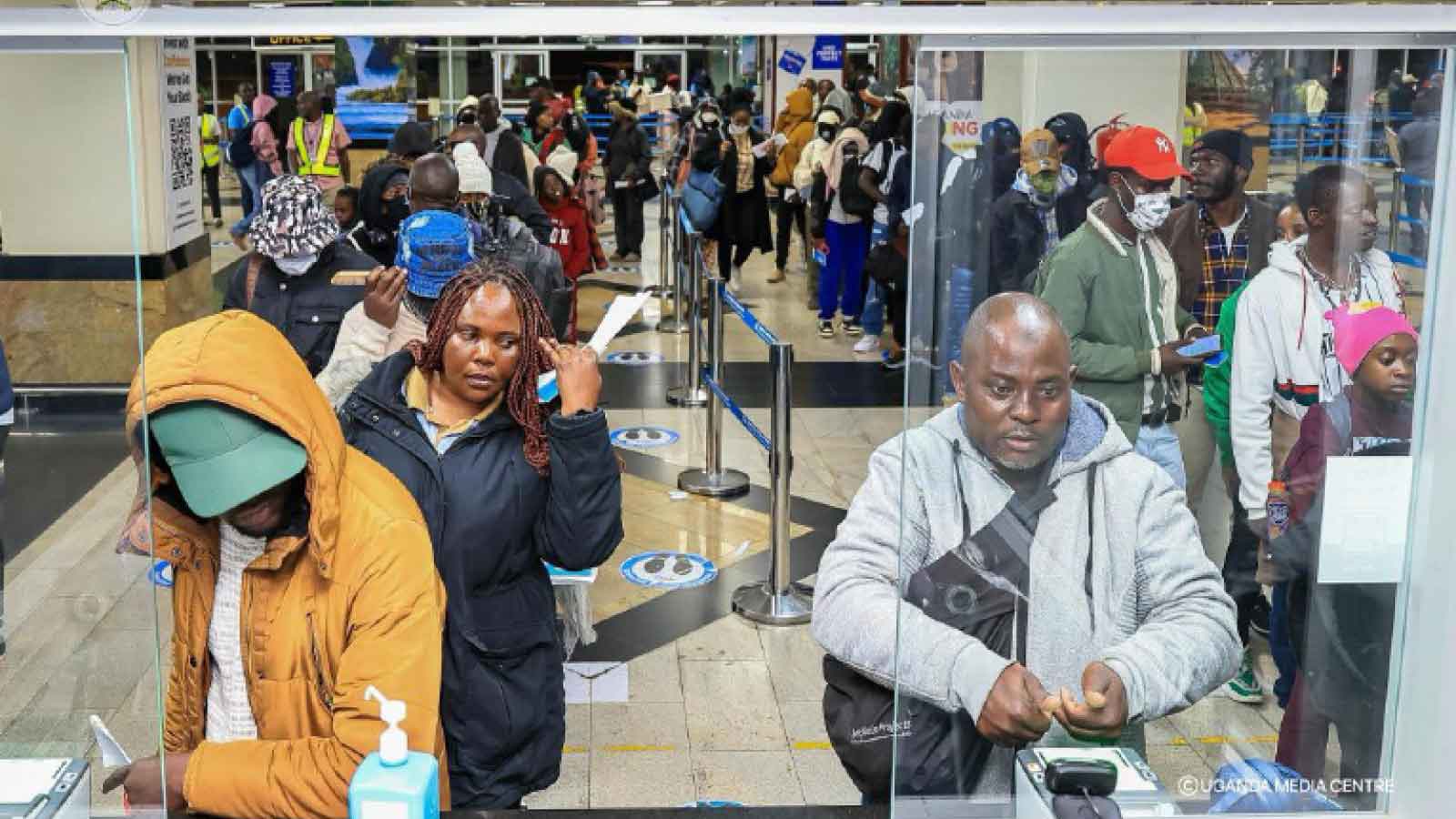 First batch of 273 Ugandans arrives from South Africa