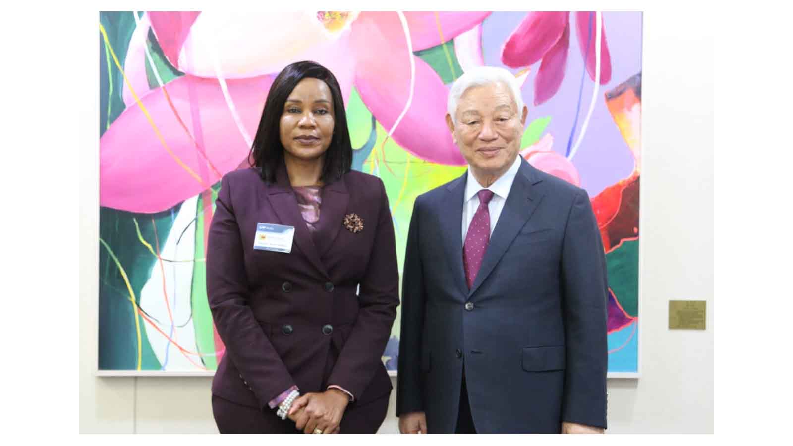 Colonel Miniyothabo Baloyi-Chiwenga meets International Youth Fellowship founder
