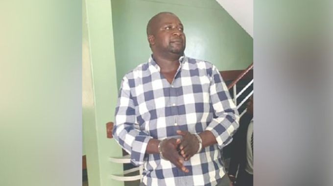 Serial fraudster in fresh US$5 000 ghost stand scam