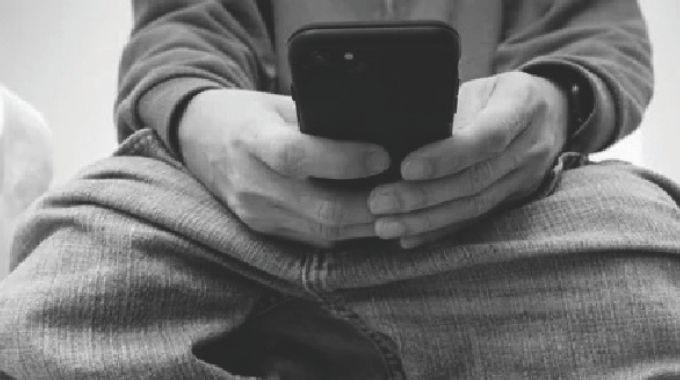 TOILET TERROR Why Zimbabweans can’t stop scrolling on the loo!