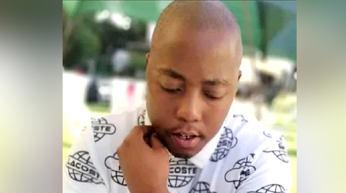 Isidumbu phansi ipholisa labanye bebanga izingingila
