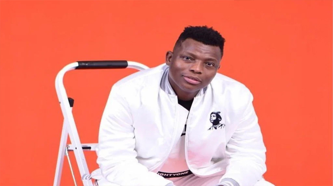 UMzansi uthi awufuni ukuyizwa  ingoma yomculi akayidlalele abokuza