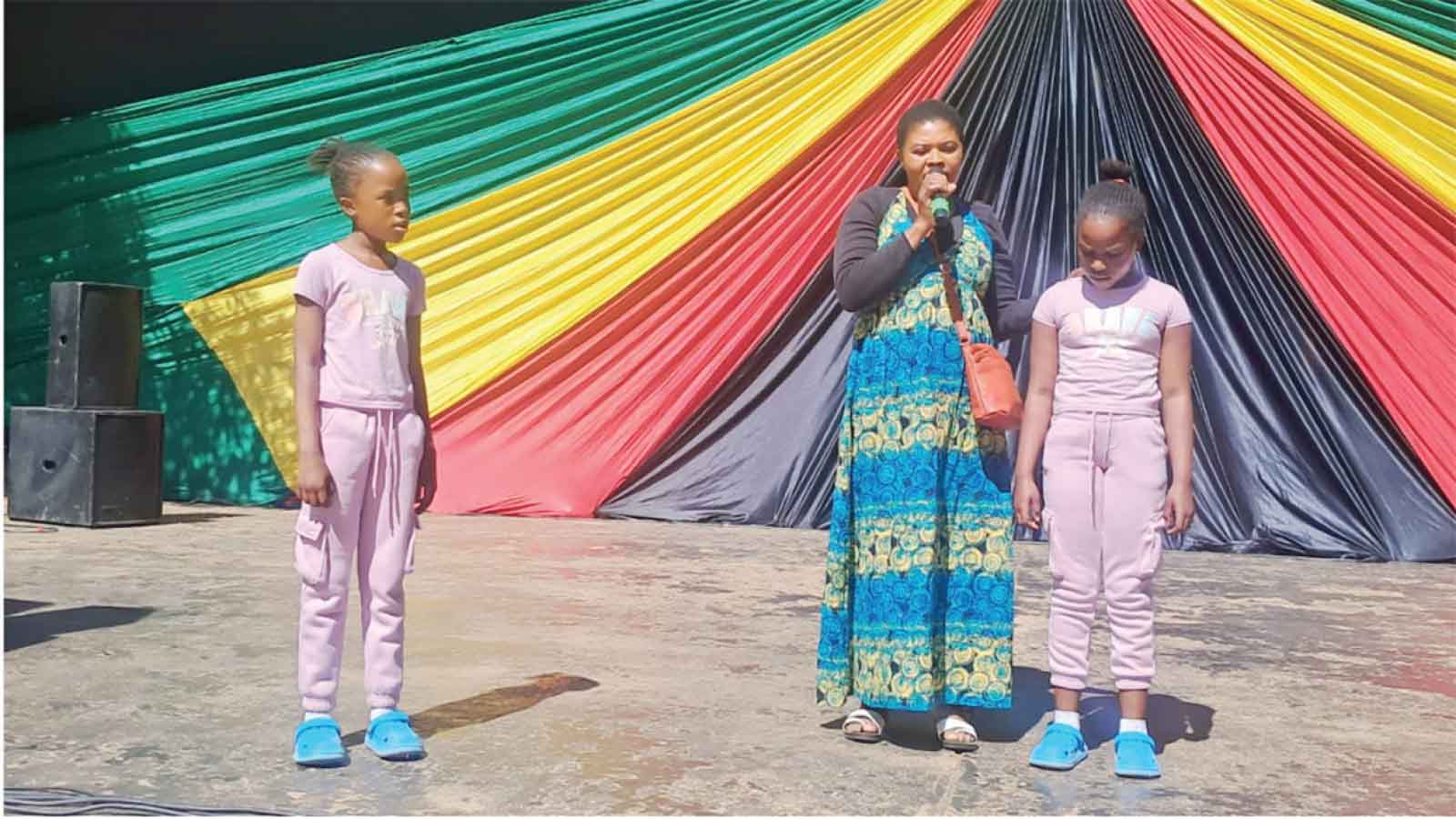 DUMPED BY TWO HUSBANDS WHO FATHERED HER TWO SETS OF TWINS, WOMAN BATTLES TO TAKE CARE OF HER KIDS