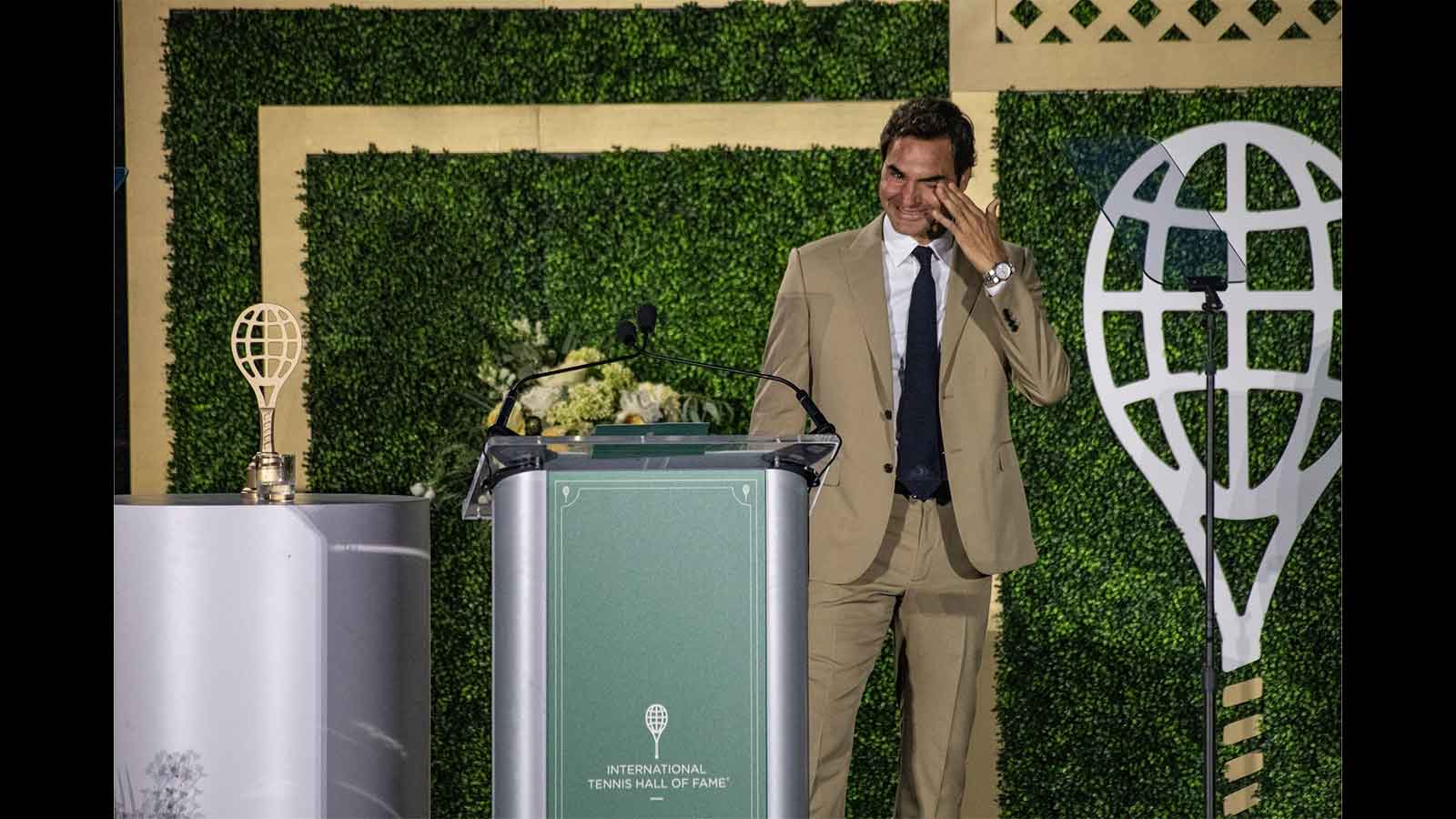 Tearful Federer inducted into Tennis Hall of Fame
