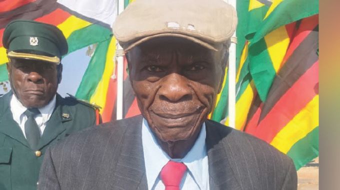 ‘Abalweli benkululeko kumele bahlonitshwe kokuphela’