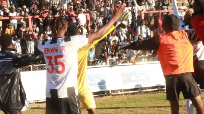 Mkhokheli Dube praises Benjani Junior after Highlanders debut