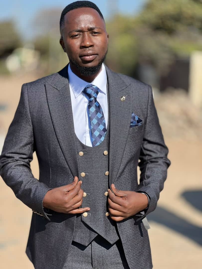 Golden Mucheto turns Zimbabwean history into mystery