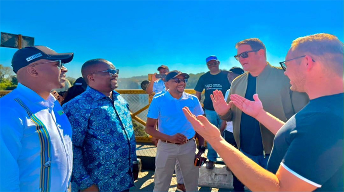 Mercedes-Benz Expedition puts Zimbabwe Tourism on global stage
