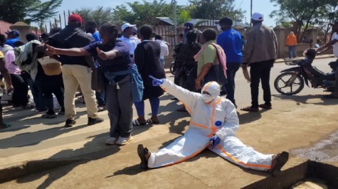 Ebola deaths surpass 1800 as health workers protest unpaid wages