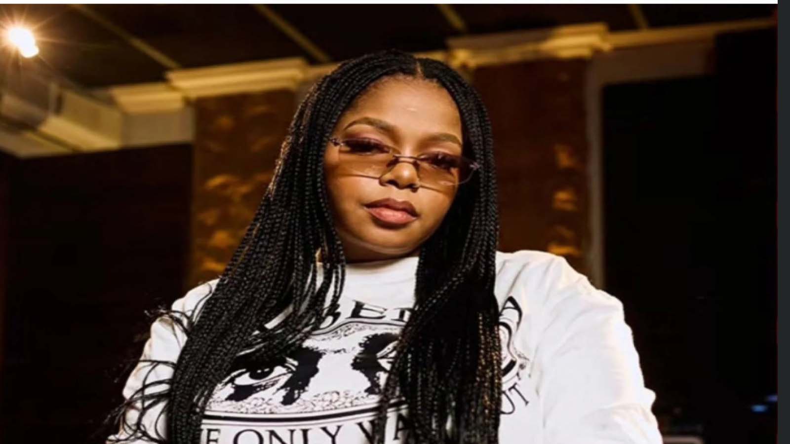 Shekhinah honours Lebo Mathosa