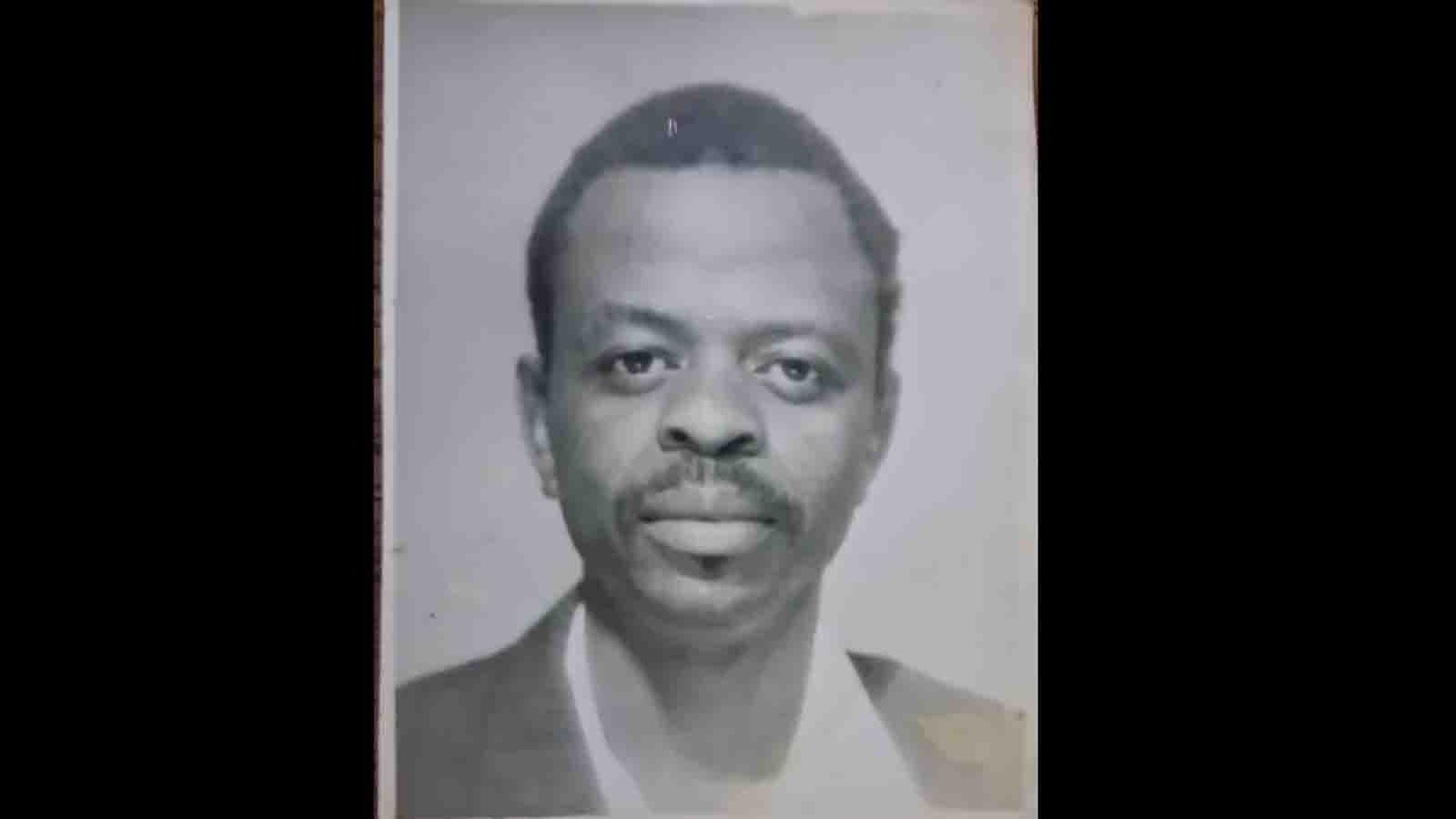President confers liberation war hero status on former freedom fighter