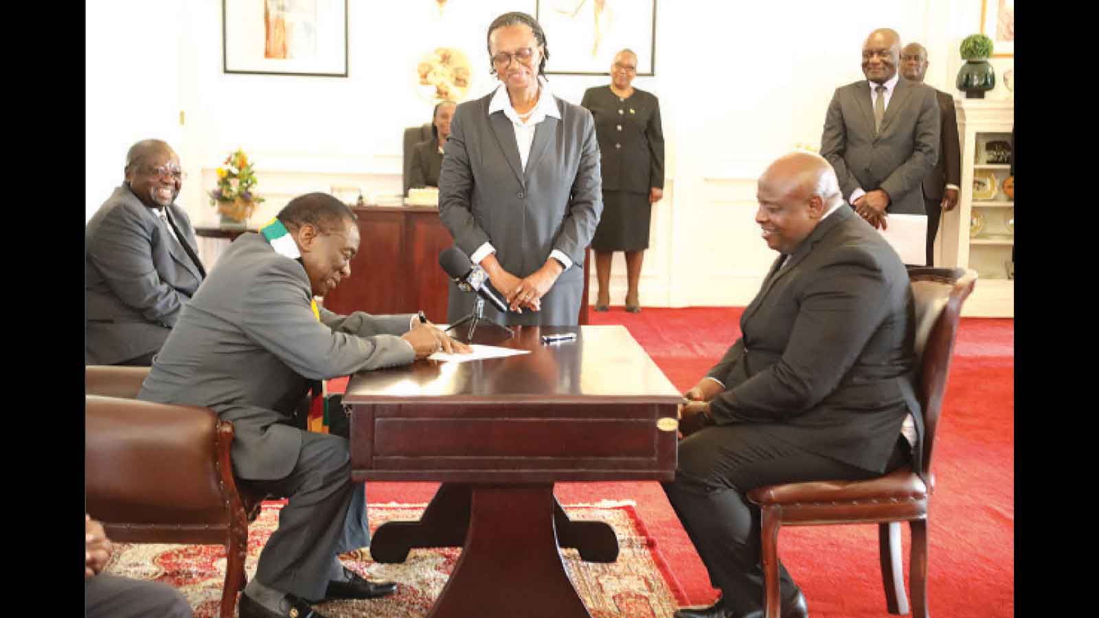 Independent commissions to strengthen the Constitution