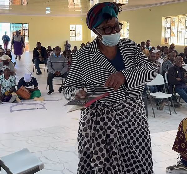 Granny (70) considers divorce