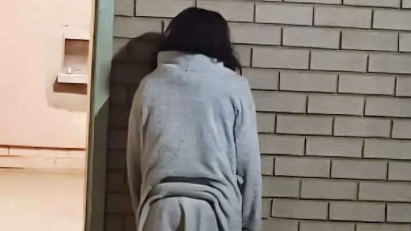 MOTHER ARRESTED FOR DRINKING ALCOHOL AT TARVEN WHILE CHILDREN STARVE AT HOME
