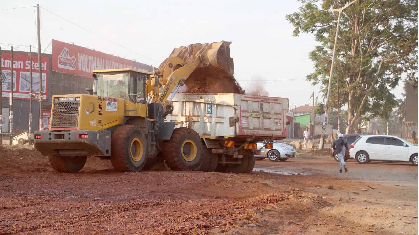 AS SIMON MAZORODZE ROAD UNDERGOES A MAJOR FACELIFT, USERS HAVE TO BEAR WITH TEMPORARY INCONVENIENCE