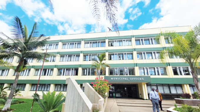 Gweru launches US$250 000 CBD road rehabilitation programme
