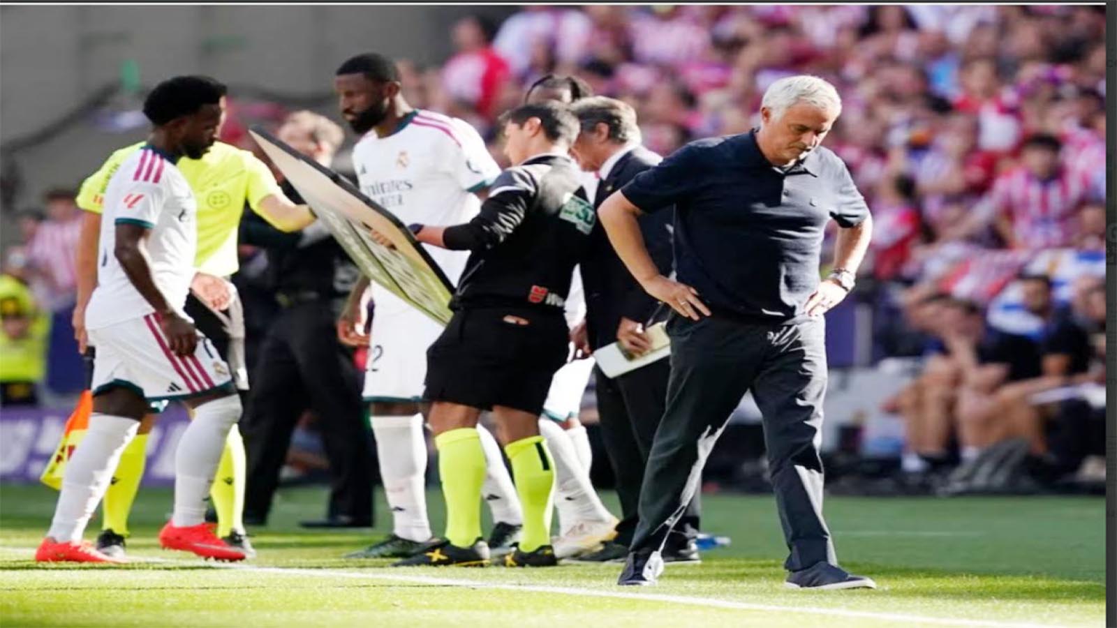 Mourinho fumes at referee