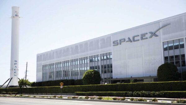 SpaceX announces spectrum deal for Starlink mobile phone service