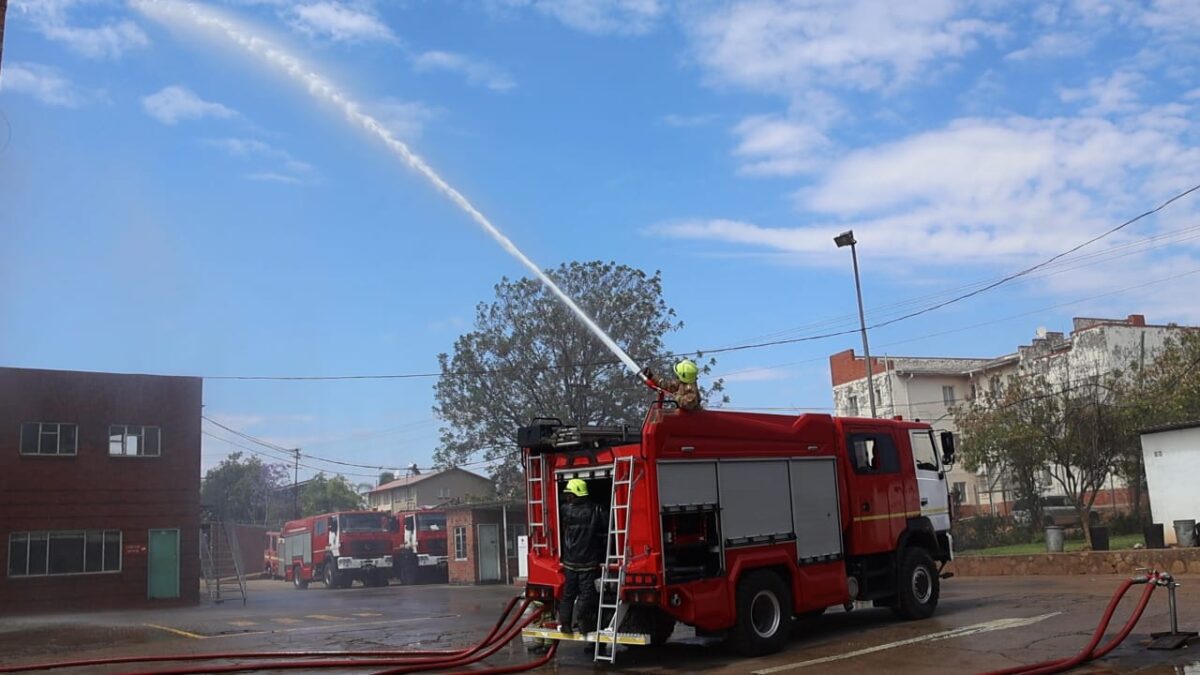 Government steps up firefighter training ahead of heightened fire risks