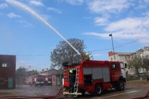 Government steps up firefighter training ahead of heightened fire risks