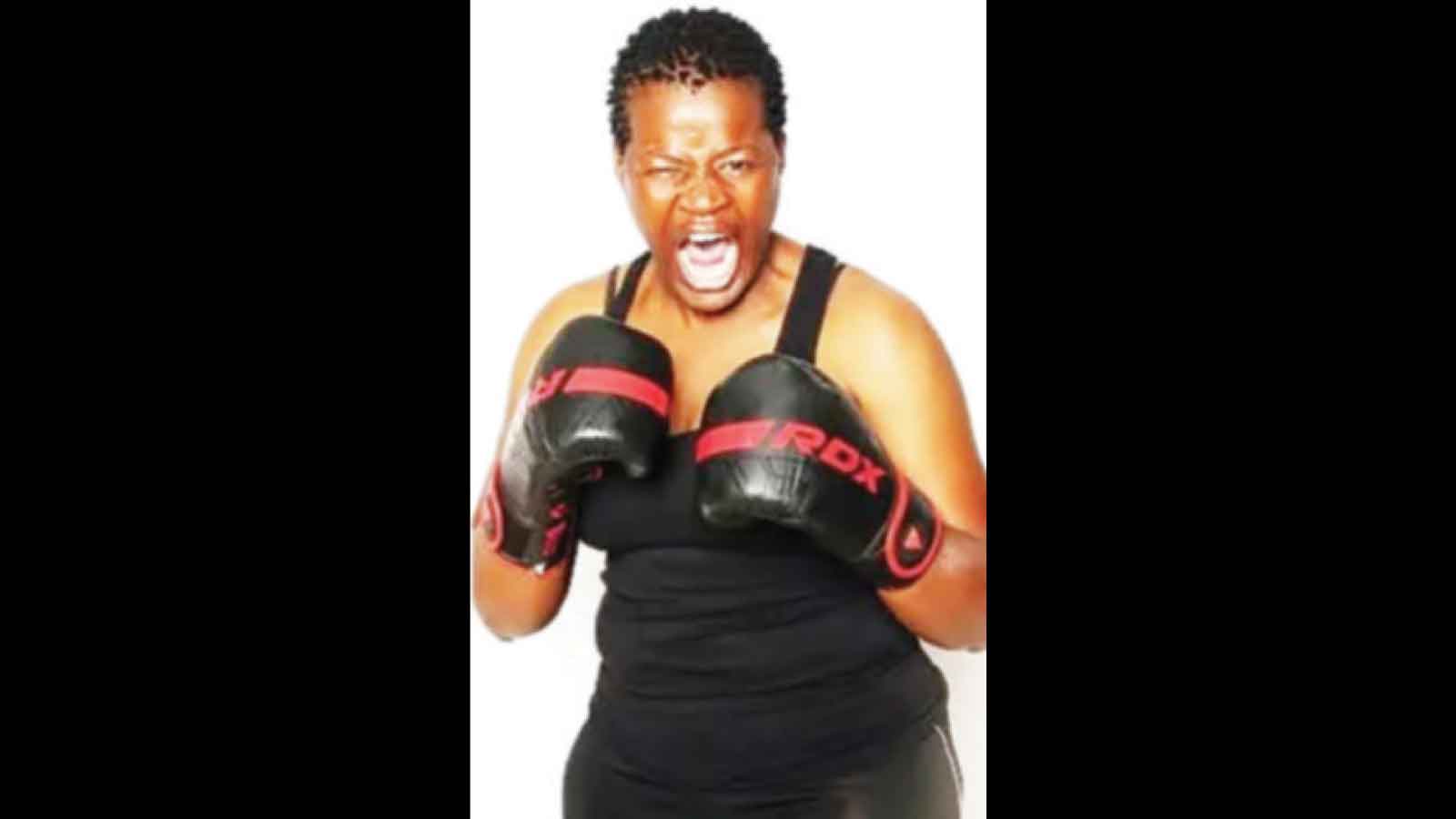 Monalisa gets British boxing manager