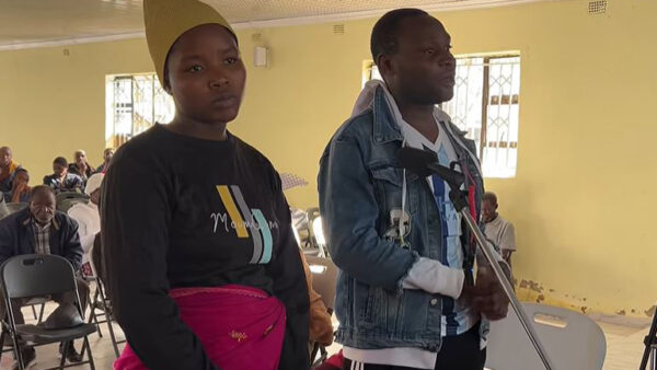 Woman dumps hubby for younger brother