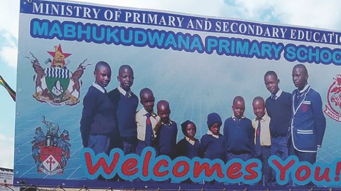 Kufa abafundi ababili eMabhukudwana ngelanga linye