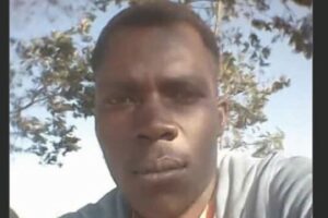 Injiva iklinya ibulale unina, lengane (3) kubangwa ukudla