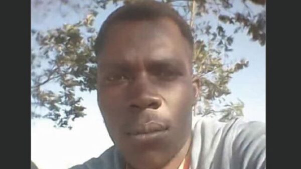 Injiva iklinya ibulale unina, lengane (3) kubangwa ukudla