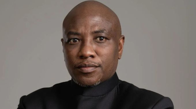 UMusa Mseleku ethubeni  lokuwola izindondo kumaNational Film & TV Awards South Africa
