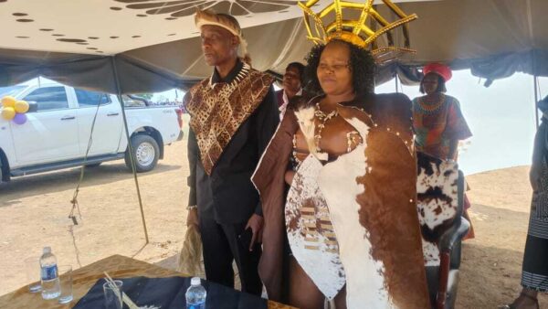 Kuvungame iSiphezini  kugcotshwa iNduna uSigola