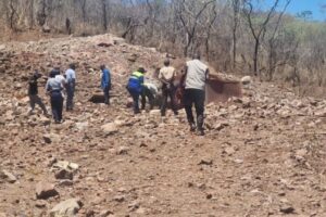 Kufe umuntu oyedwa, kwadilika izindlu lamabhizimusi edlula 80 kudubuka eRedcliff