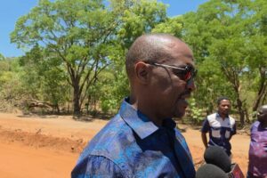 Minister Mhona pays tribute to motorists as Bulawayo-Victoria Falls Road works resume