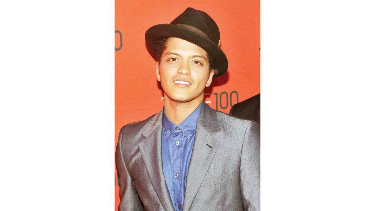 Bruno Mars ties R&B/hip-hop chart record